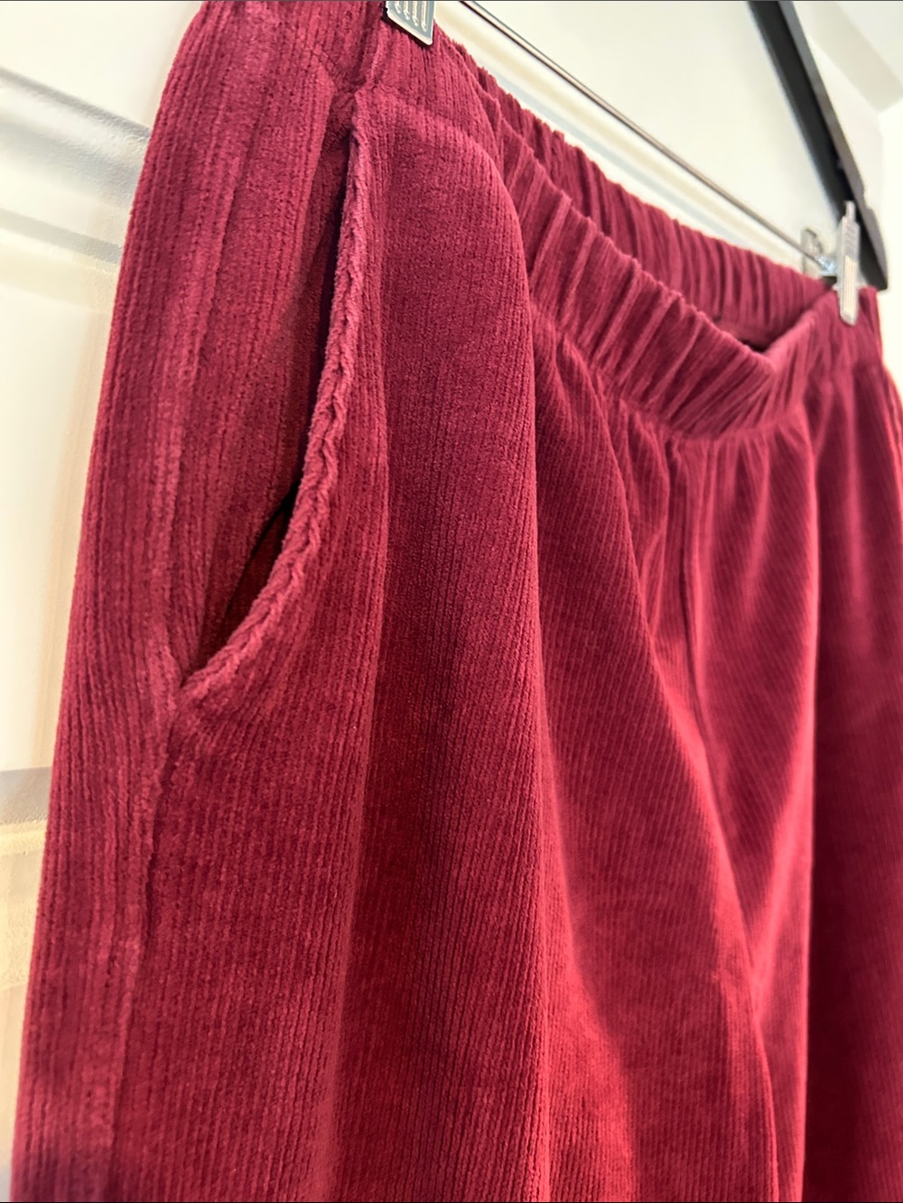 Cozy Lands' End Women's Pull-On Wide-Leg Pants in Deep Wine, Medium - Picture 3 of 8